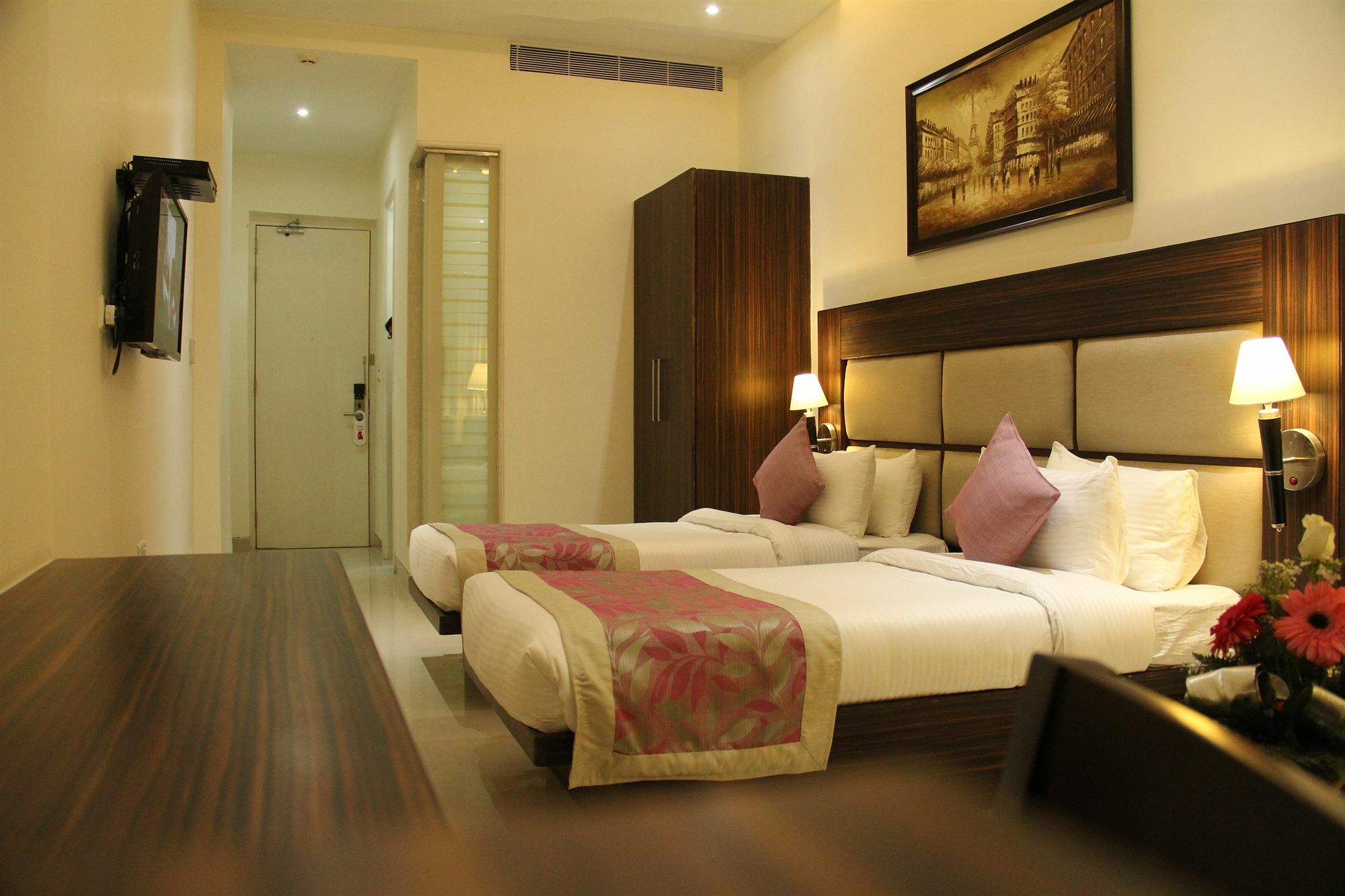 Bhawna Clarks Hotel 3*